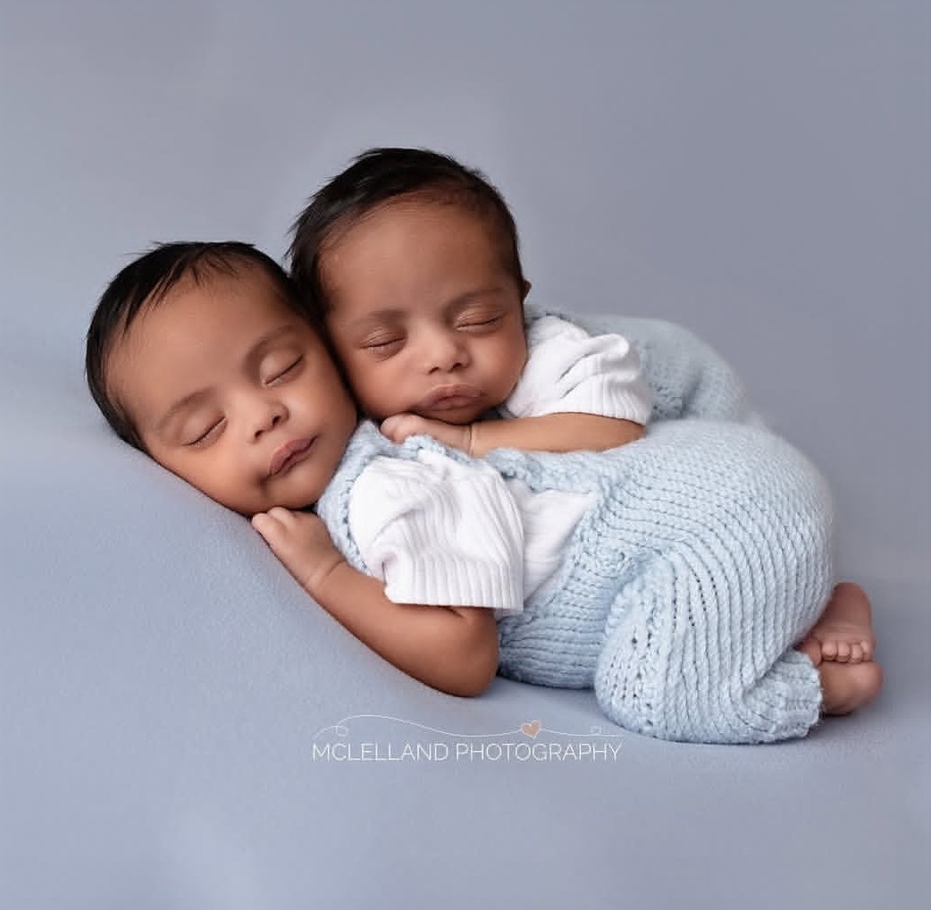 after completing a newborn photography safety course mclelland photography photgraphed newborn twins safely